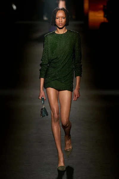 Look 46